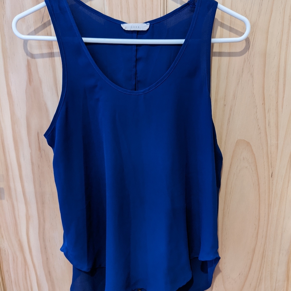Flowy tank
